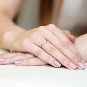 Pierścionek z Brylantami 0,09ct z białego złota próby 585. W-0306B